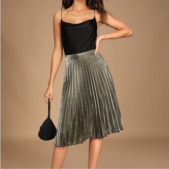Lulus Dresses & Skirts - Lulus Star Shine Gold Pleated Midi Skirt size small